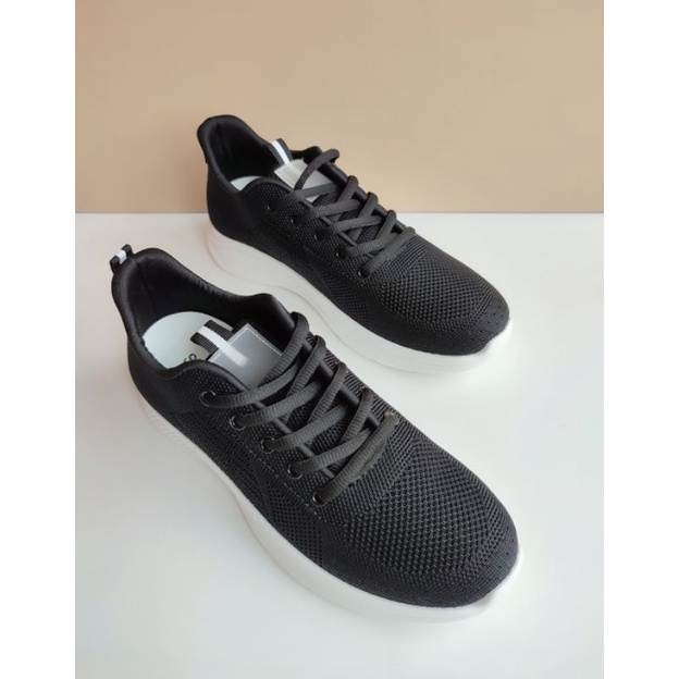 ST. MORITZ 778-105 BLACK SEPATU SPORT / SNEAKERS