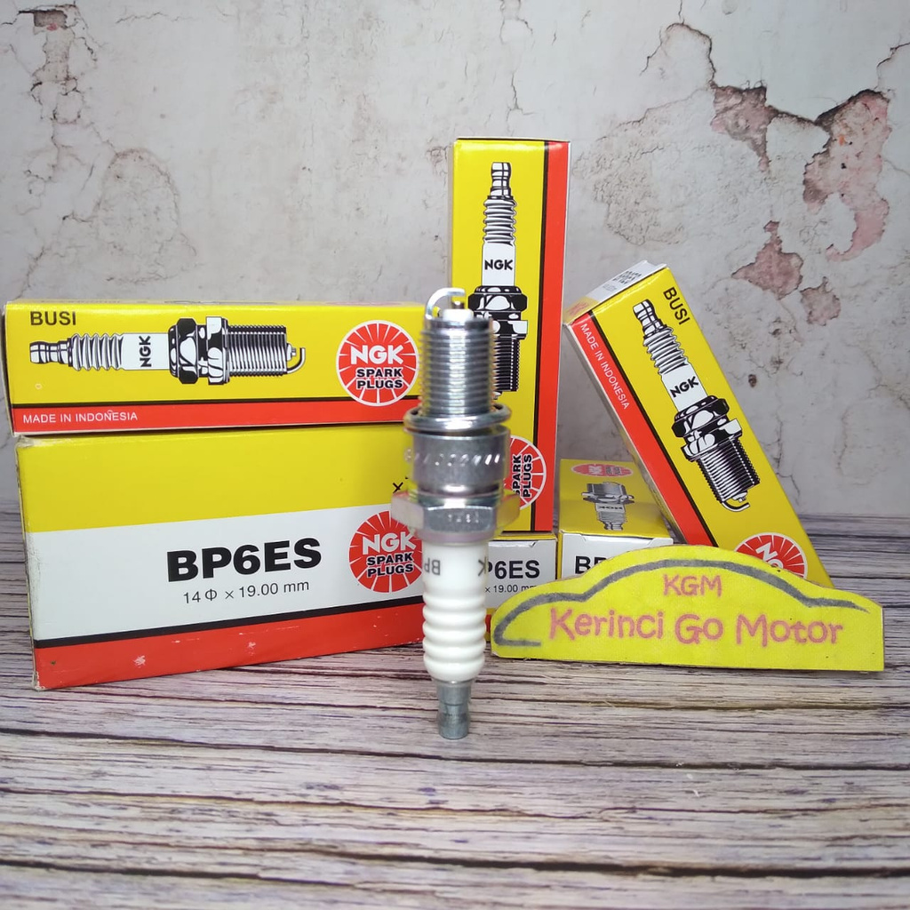 Busi NGK BMW 520i E28 2.0 Spark Plugs BP6ES