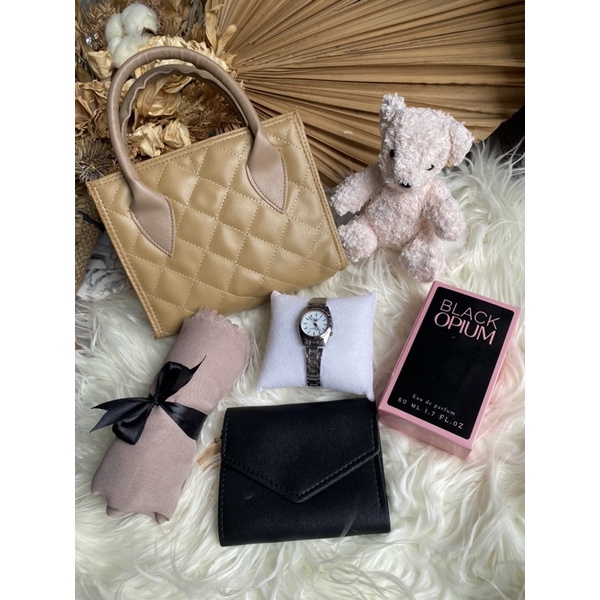 

{VINCO} PREMIUM HAMPERS CEWEK /KADO CEWEK / KADO PACAR/ANNIVERSARY/GIFT BOX CEWEK