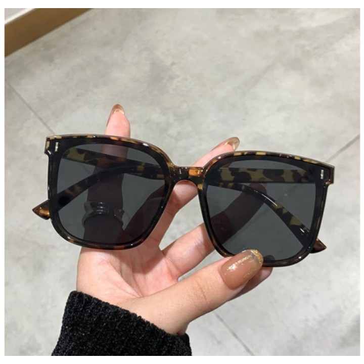 Kacamata Kotak Hitam Korean Fashion Sunglassess Wanita / Pria unisex ALIBABA