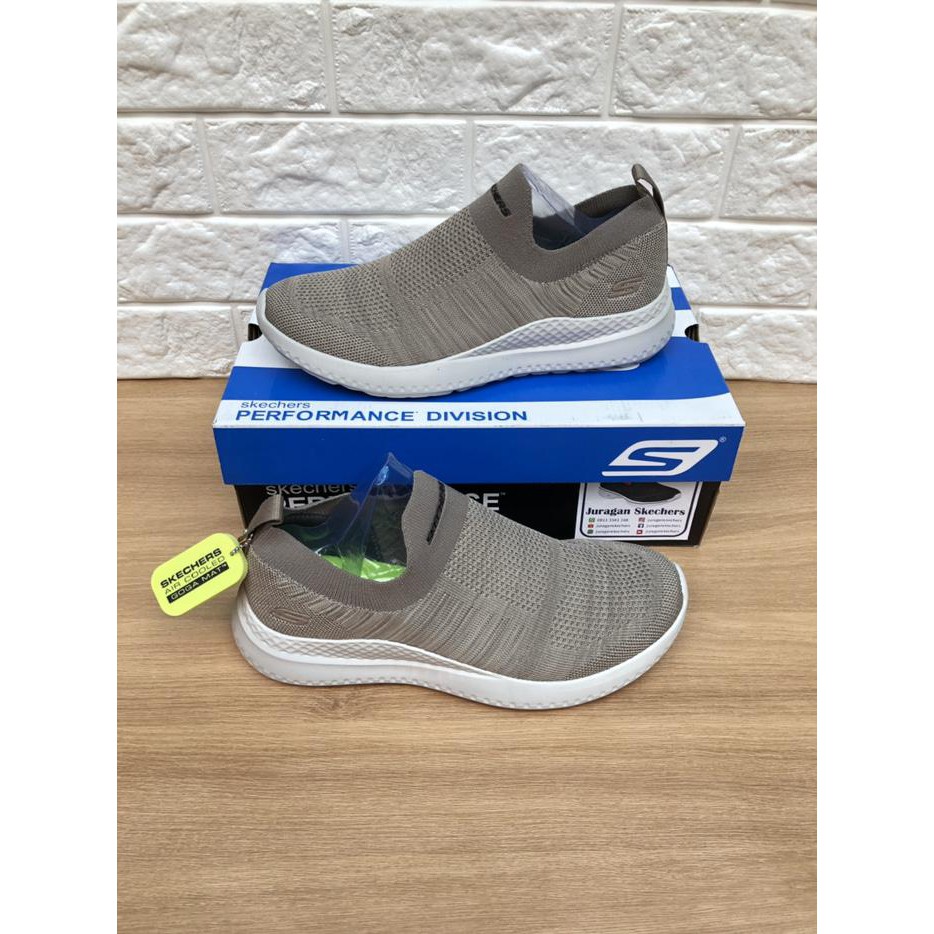 Sepatu Sketcher Skechers Matera Graftel