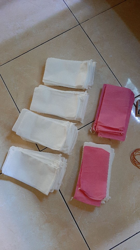 Pouch Serut Samping Spunbond ± 9*16cm Dan 14*20