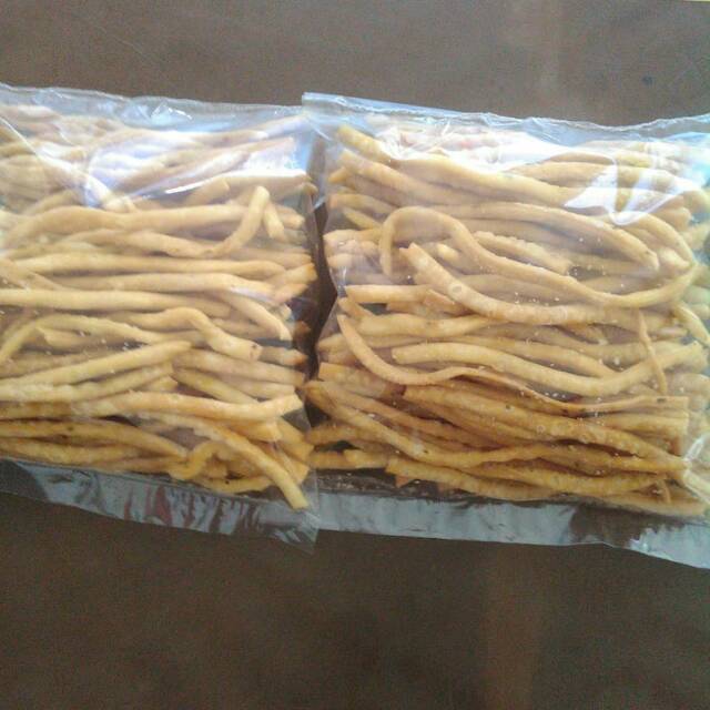 

Stik bawang enak,renyah,gurih,pedas