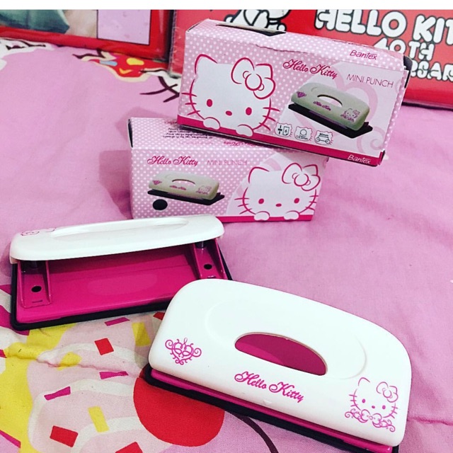 

PEMBOLONG KERTAS HELLO KITTY SANRIO LISENCE
