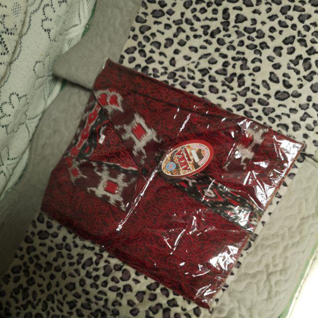 Kemeja Batik Pria Modern Jumbo Motif Mega Mendung Merah