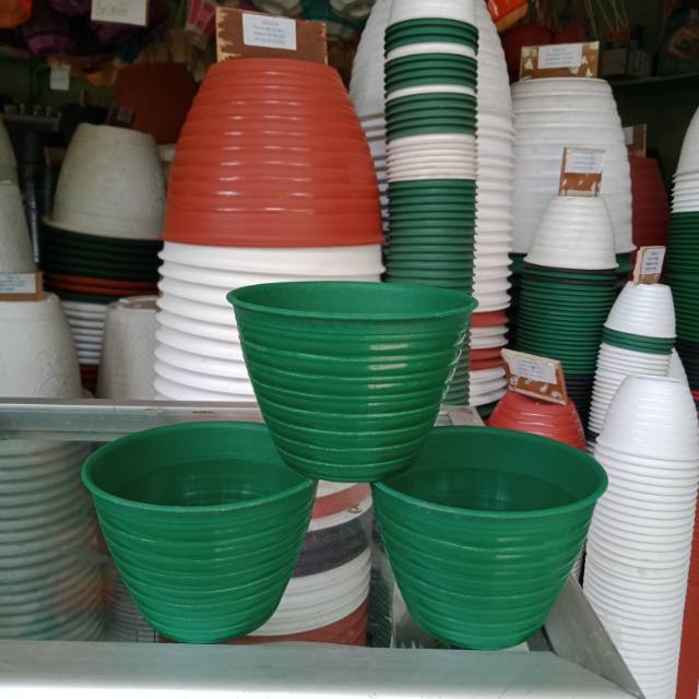 Pot bunga tawon 10 warna hijau Shopee Indonesia Pot bunga tawon 10 warna hijau Shopee Indonesia