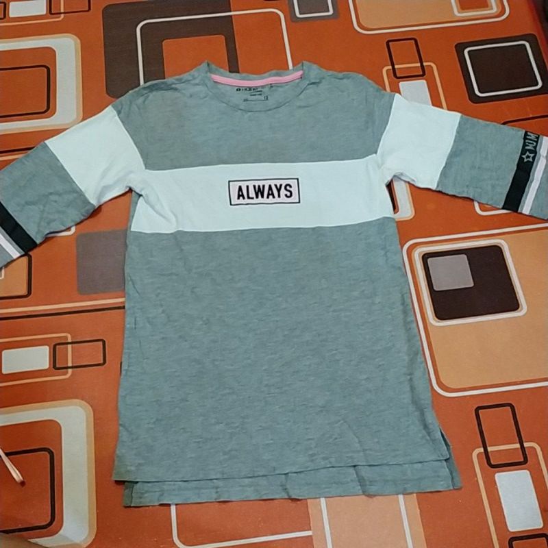 (Preloved) Kaos Hangten