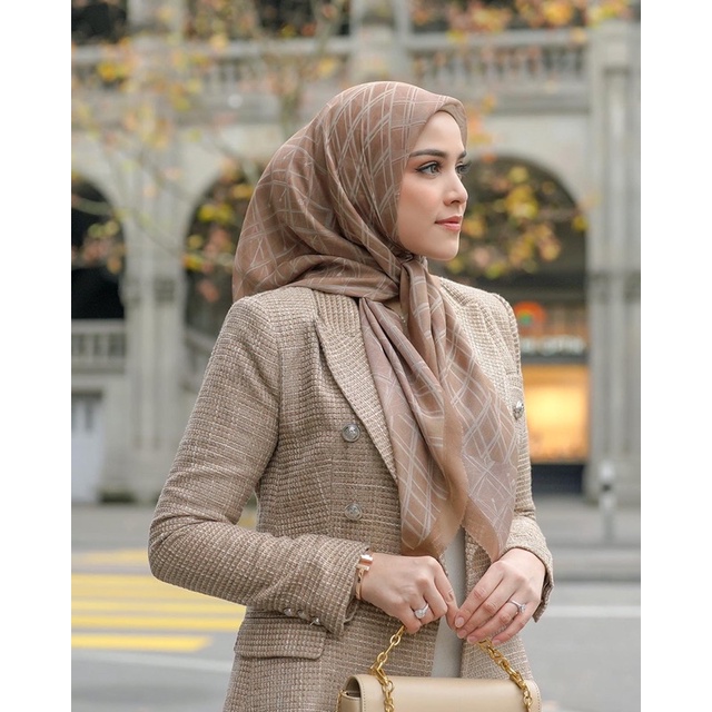 READY STOCK LOUVRE EXTENDED ICED COFFEE BY BUTTONSCARVES