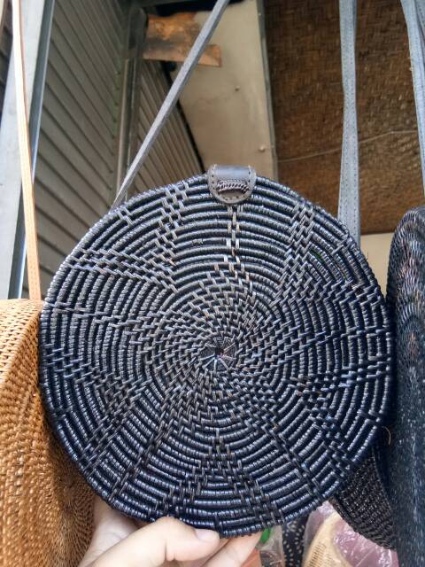 TAS ROTAN CANTIK WARNA