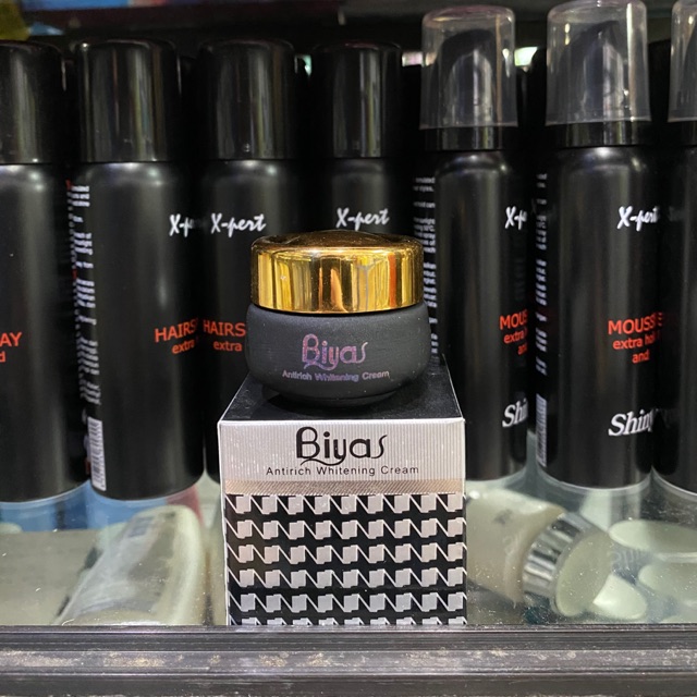 Biyas Hitam Whitening Cream