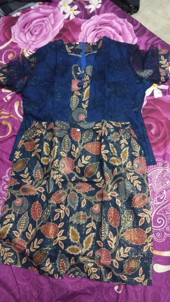 Sarimbit Keluarga/ Family Rok N Blus Wanita Mahadewi Prodo Broklat Biru Dongker