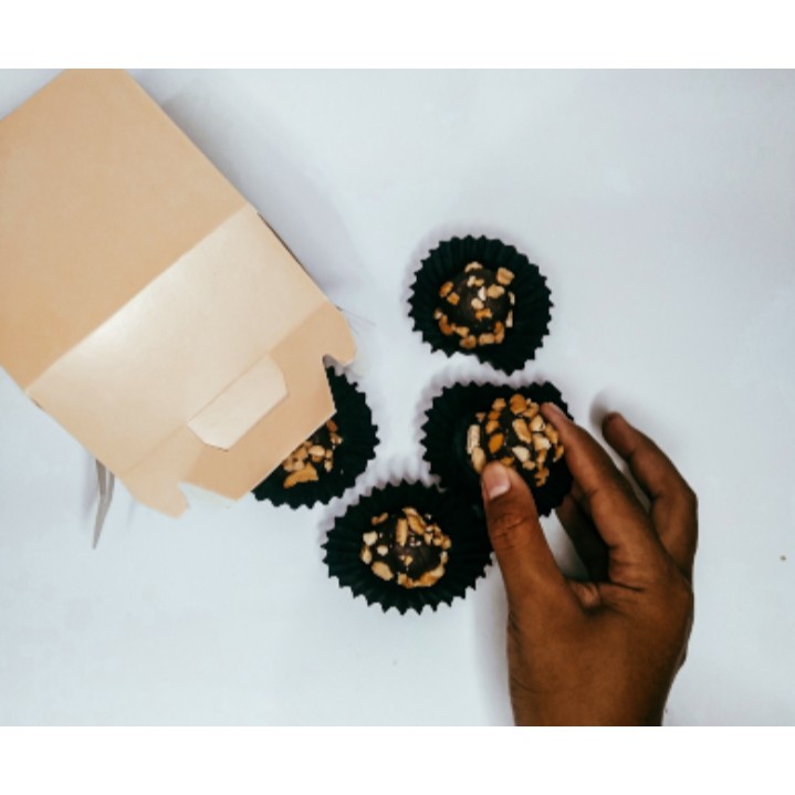 

COKLAT PRALINE UNTUK GIFT, LEBARAN, CAMILAN !!! TERMURAHH!