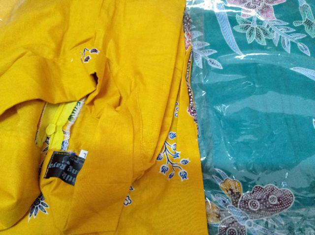 Atasan Batik Bunga Sepatu