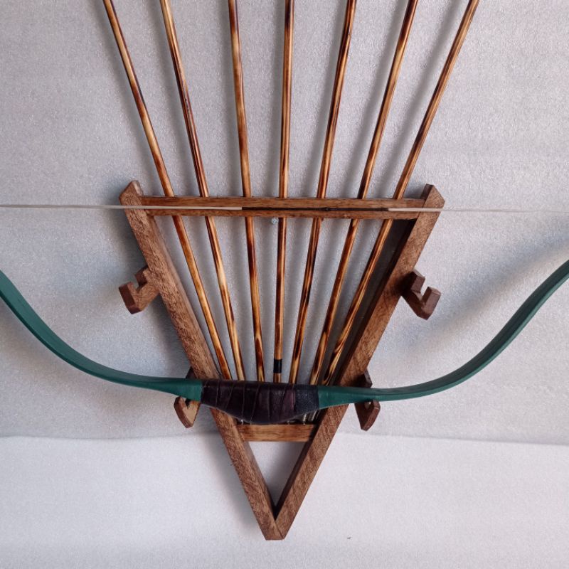 RAK BUSUR PANAH/GANTUNGAN BUSUR DAN ANAK PANAH