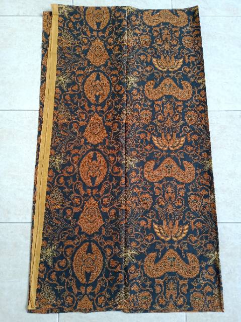 Kain Batik Klasik Motif Wahyu Tumurun