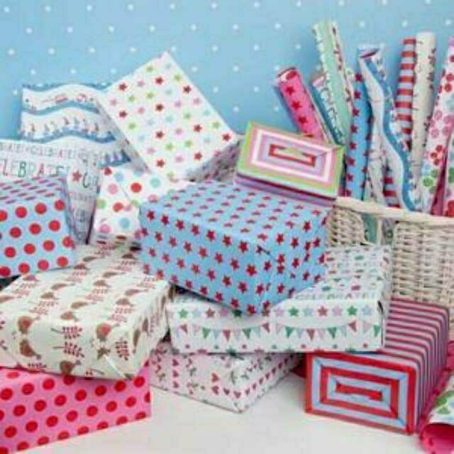 

Bungkus kado / packing kertas kado