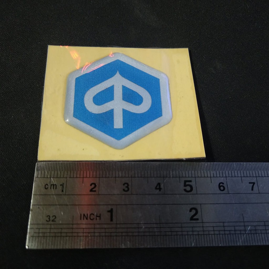 

Sticker Timbul Resin Piaggio 4x4cm