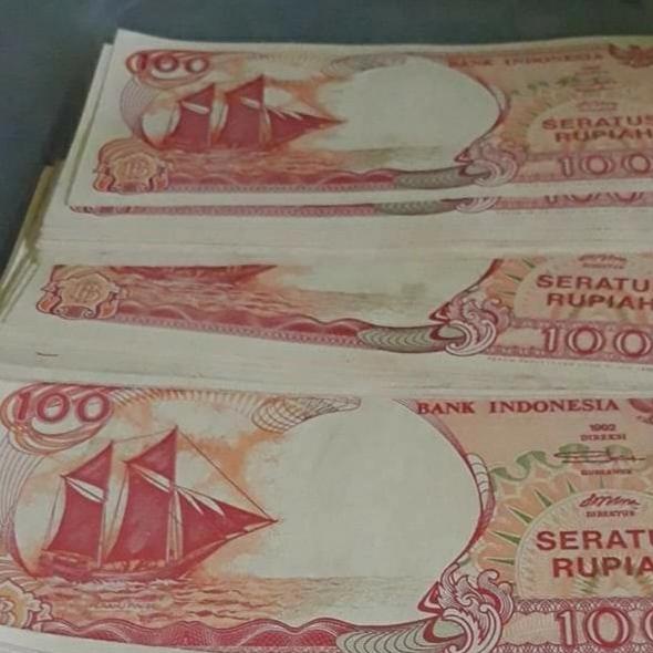 uang kertas 100 rupiah perahu layar