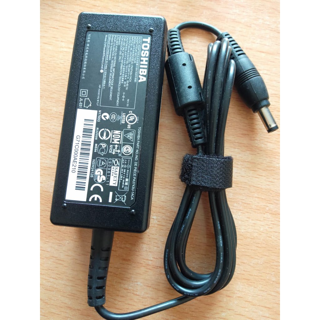 ADAPTOR CHARGER TOSHIBA Mini NB200, NB205, NB250, NB300, NB305, NB500, NB520 Series ORIGINAL