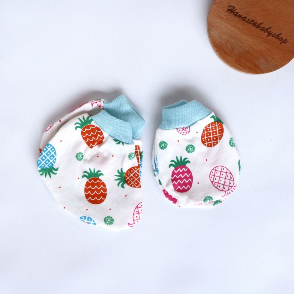 1 Set Sarung Tangan dan Kaki Bayi Newborn Motif