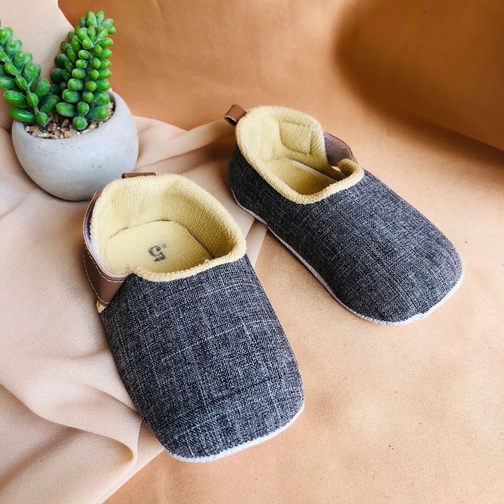 PRE COWOK NEWARRIVAL SEPATU BAYI PREWALKER POLOS REKATAN USIA 0-12 BULAN SEPATU ANAK BAYI LAKI LAKI MERANGKAK TERMURAH GRATIS ONGKIR Sepatu Prewalker Casual Anti Selip bayi cowok newborn 3-18 Bulan Sepatu Anak Bayi - Baby Prewalker Shoes sepatu snea