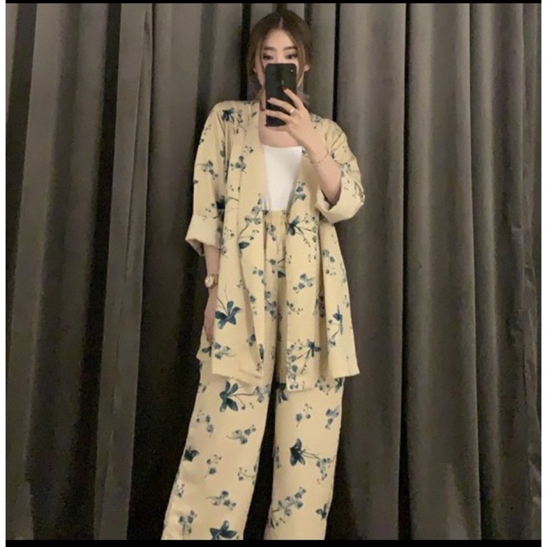 Kanye Set in Ivory Preloved Goulding