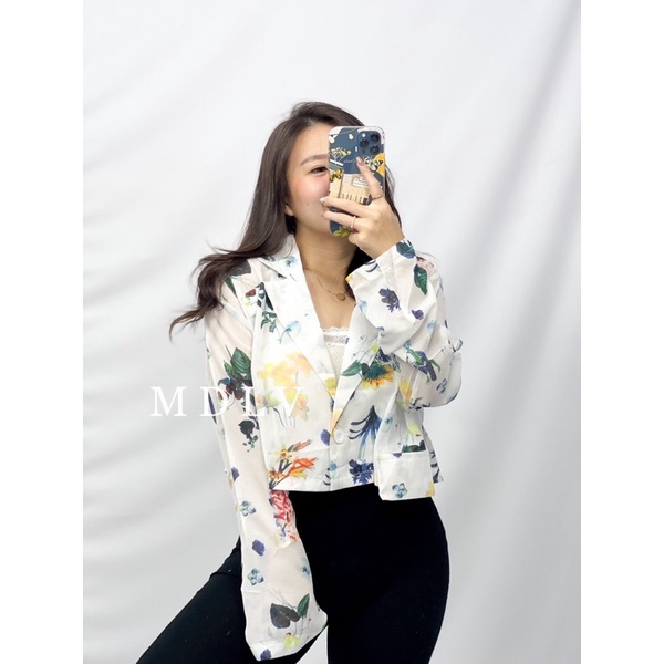 MDLV ~ 22110 DANDELION SINGLE BUTTON CROPPED BLAZER / ATASAN CROP LENGAN PANJANG / FASHION IMPORT