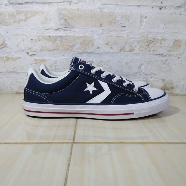 sepatu converse star player