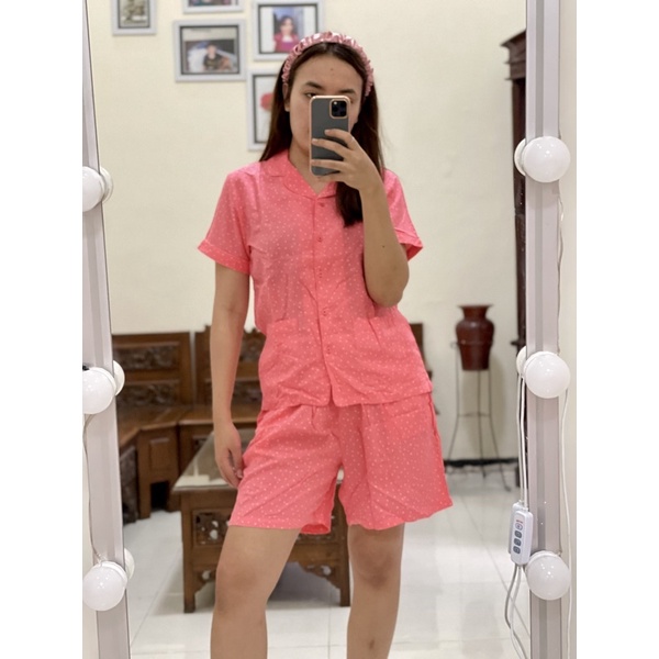 Piyama wanita dewasa / anak . Model celana pendek lengan pendek . Bahan katun jepang ,halus, dingin 