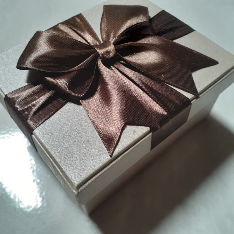 KHAKI HARDBOX HAMPERS KOTAK KADO HADIAH SPESIAL Bisa Custom Ukuran Gift Box Simple