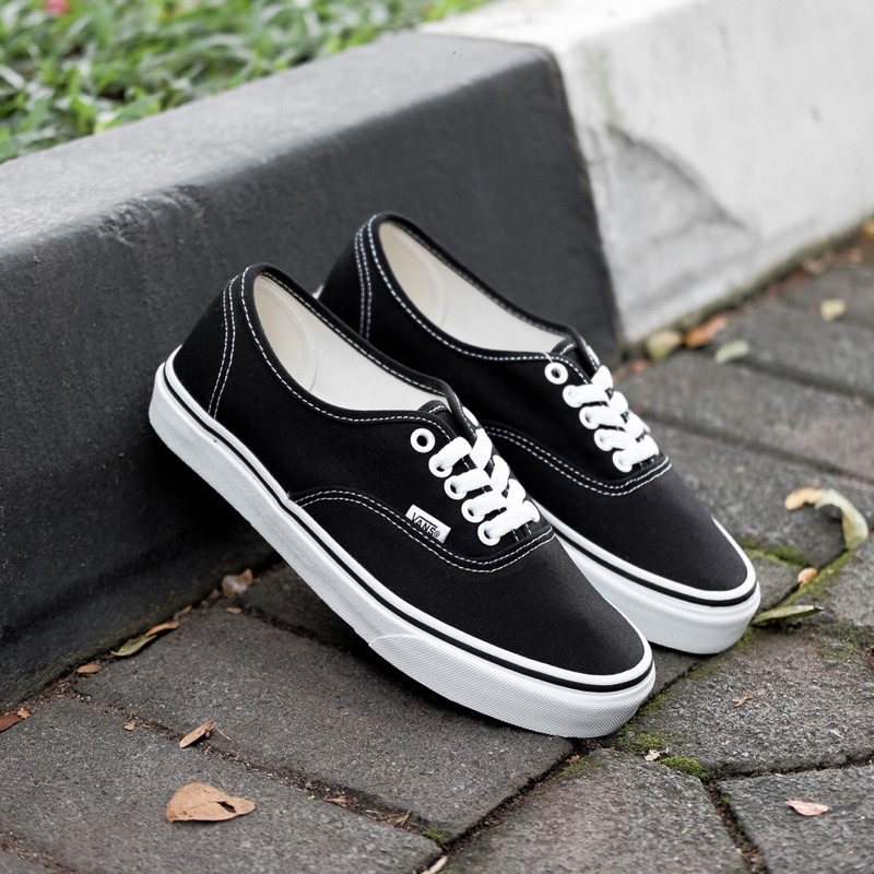 vans authentic black white classic