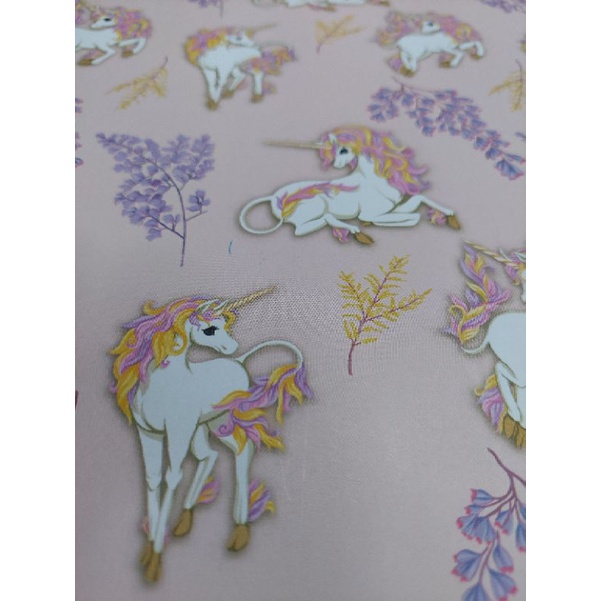 

Kertas Kado Unicorn Kuda Poni