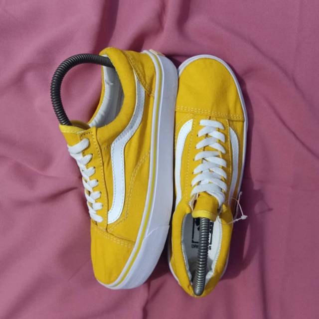 Sepatu Vans Oldskool Women Yellow Kuning Sneakers Keren Lucu Terlaris Murah Kado Hadiah Cewek