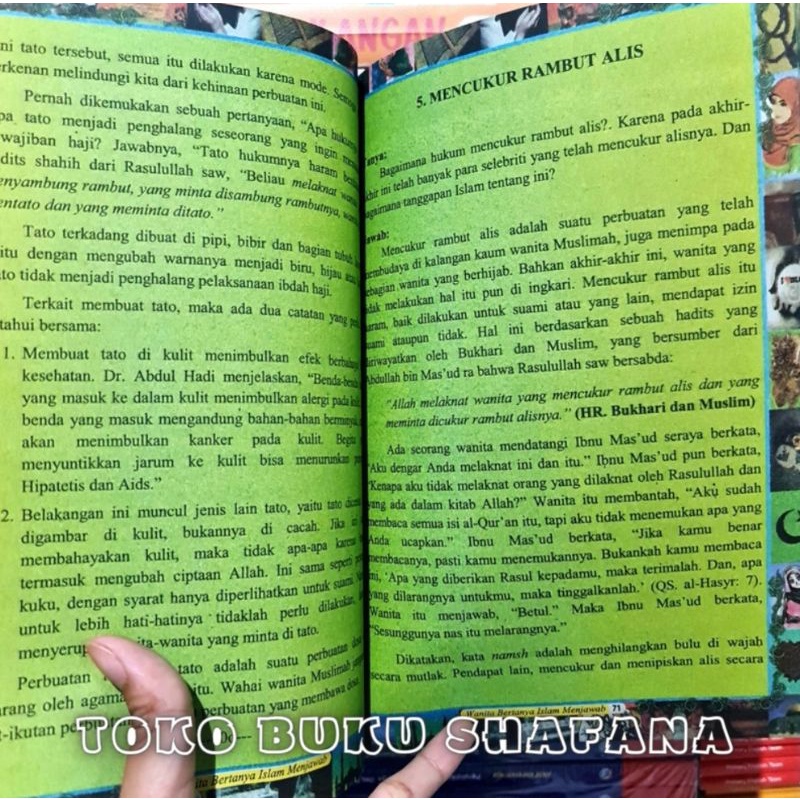 Buku Wanita Bertanya Islam Menjawab - Bacaan Wajib Setiap Muslimah