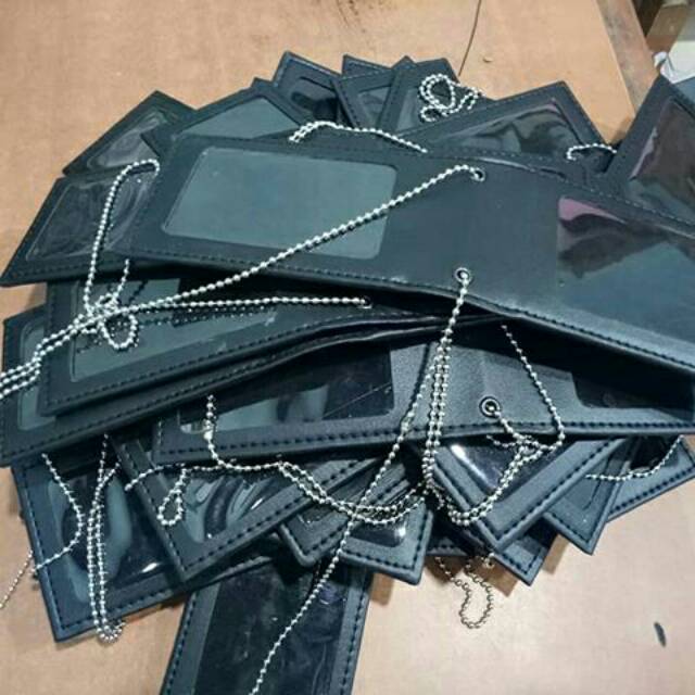 

Cover id card kulit double slot + magnet