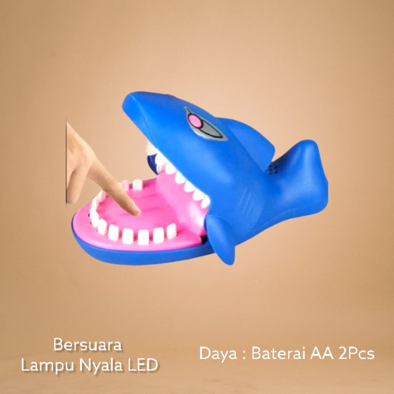 Mainan Ikan Hiu Gigit Jari Tangan Shark Bithing Her