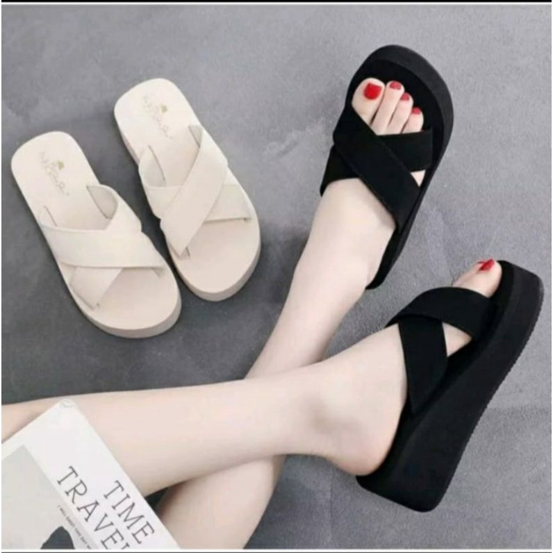 SANDAL WEGDES SILANG ZMISTUO NEW