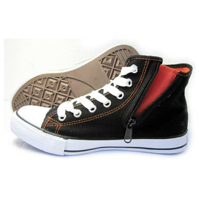 Sepatu warior sekolah pria wanita hitam putih