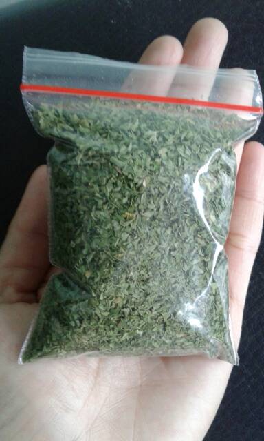 Daun bubuk dried parsley peterseli kering flakes bumbu tabur dapur 10 dan 25 gram