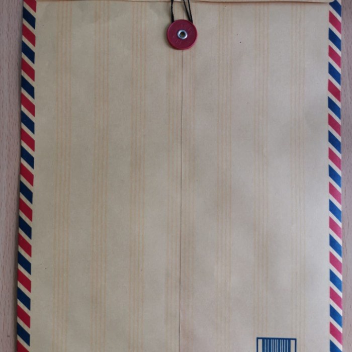 

Code559 Amplop Air Mail Folio /Per Pak Isi 50 Lembar