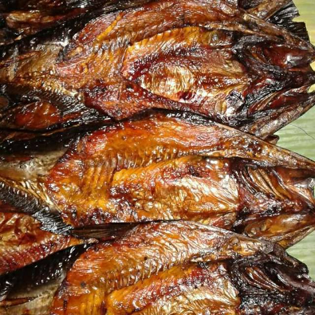 

Ikan Patin Salai / Ikan Patin Asap Khas Riau