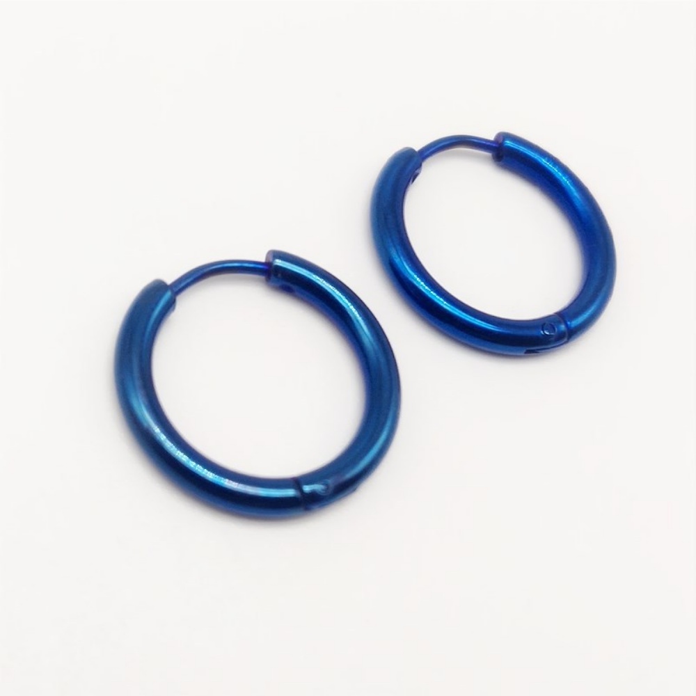 1pc Anting Hoop Titanium steel Diameter 2.5MM Hypoallergenic Gaya Punk Untuk Pria / Wanita