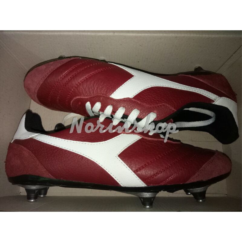 Sepatu Bola Diadora Bahan Kulit Asli/ Diadora Leather Soccer