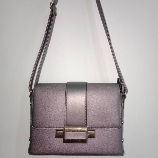 Preloved tas selempang lorica by elizabeth