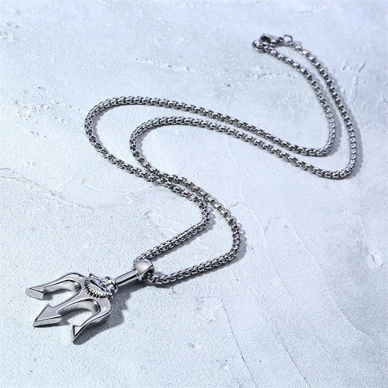 Kalung Rantai Klavikula Liontin Trident Bahan Stainless Steel Metal Gaya Punk Hip-Hop Untuk Pria