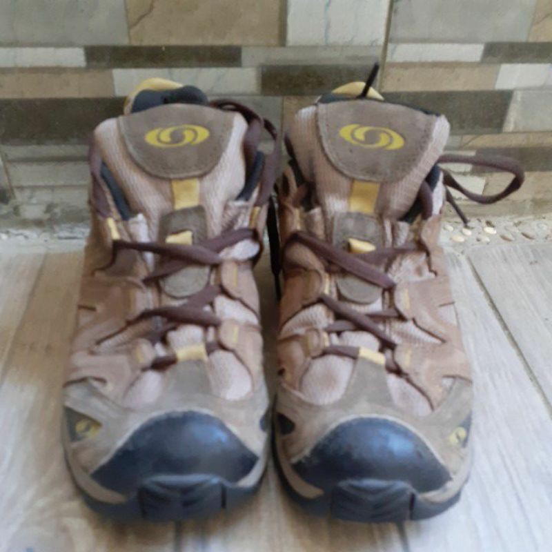 Sepatu gunung second ori SALOMON