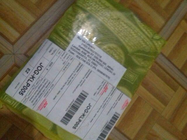 Kemeja Pendek Jumputan Hitam Monochrome Batik