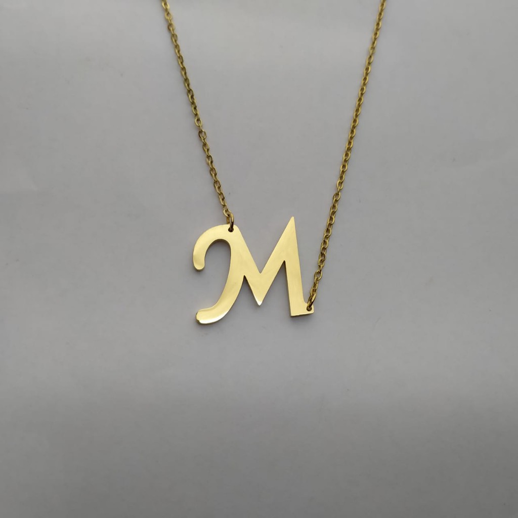 Kalung Wanita Liontin Huruf Kaligrafi M-Z Warna GoldBahan Titanium