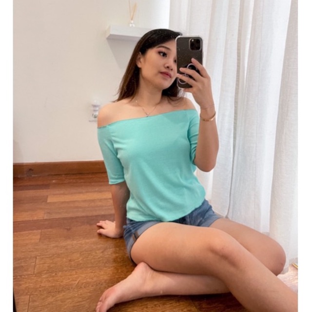 Vanesha Margaretta - Sabrina Lengan Pendek Stretch