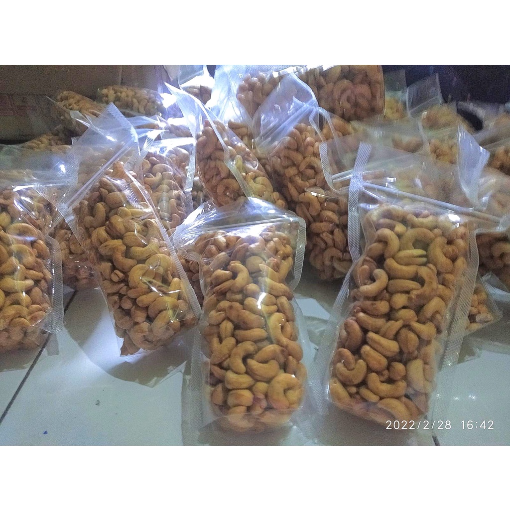 

KACANG METE/MEDE/MENTE BERAT 500 GR